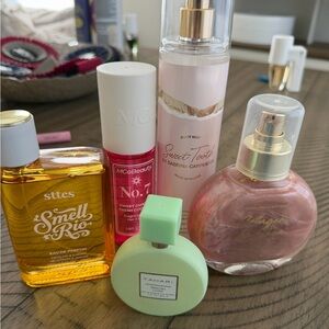 Mixed perfume and body oil set